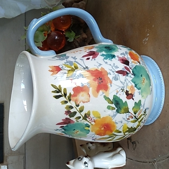 Pioneer Woman discontinued Willow pattern 3.2 qt pitcher - Picture 2 of 5